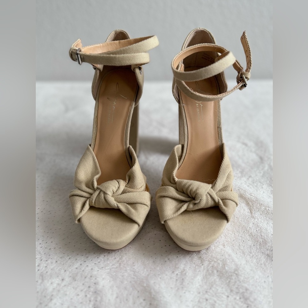 Daya by Zendaya/ Size: 7/ Mission Natural Fabric Platform Heels